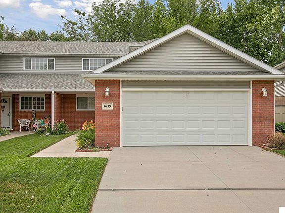 3rd image of 7639 Maplewood Ct
