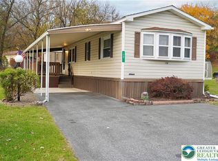 12 Stacey Dr, Walnutport, PA 18088