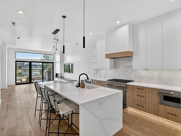 2100 E Island Cove Ln — Photo 7