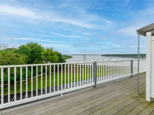 4430 Post Rd APT 68E, Warwick, RI 02818