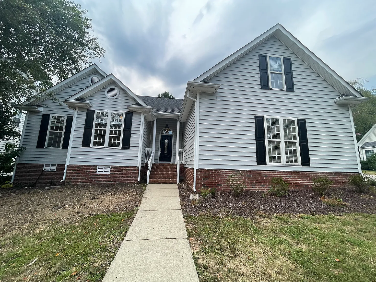 3 bed, 1602 sqft, $2,450 — Photo 3