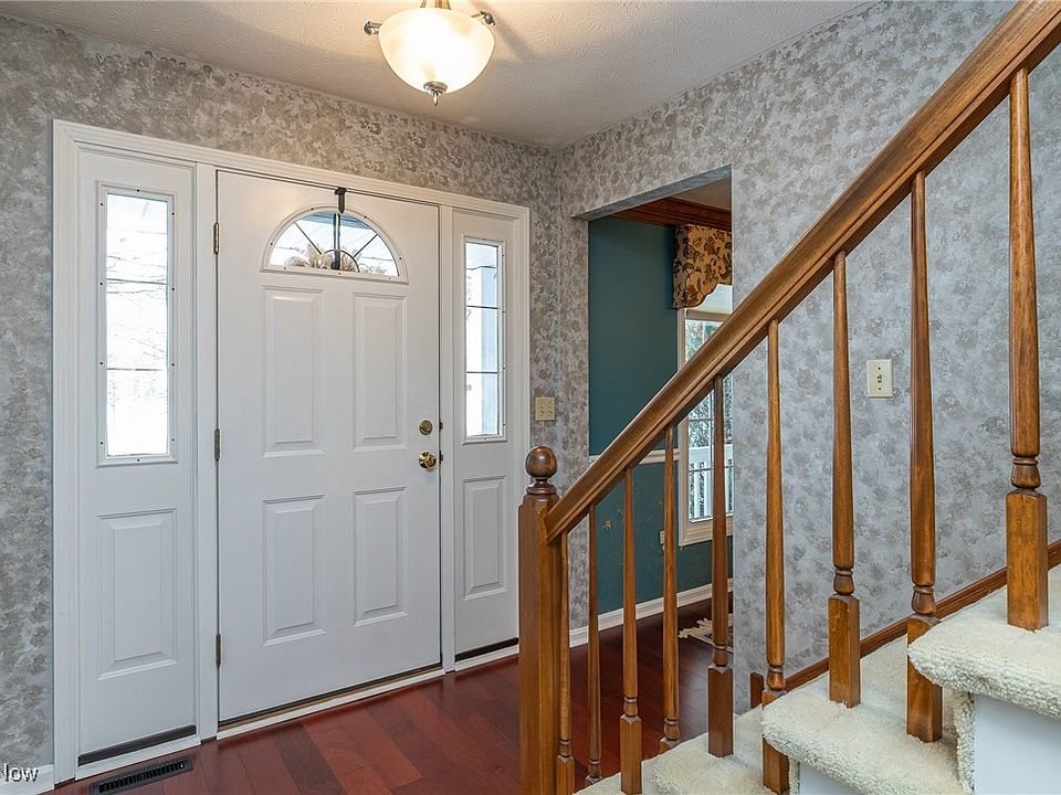 16216 Acacia Dr, Strongsville, OH 44136 | Zillow