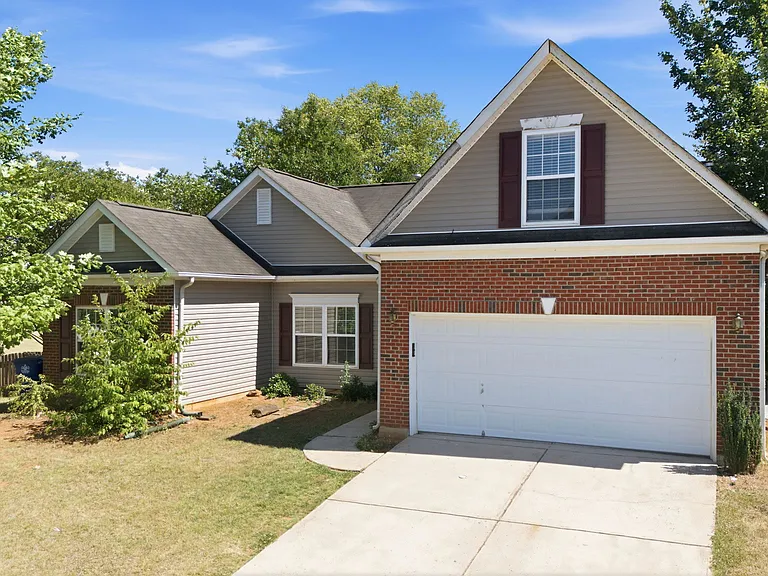 3440 Royal Highland Dr — Photo 2