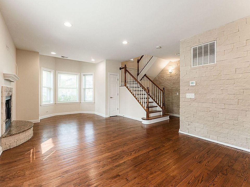 1st image of 6912 W Medill Ave #2
