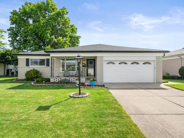 34430 Hawke Dr, Sterling Heights, MI 48310