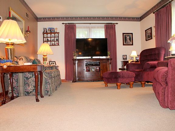 3rd image of 562 John Mitchell Ave