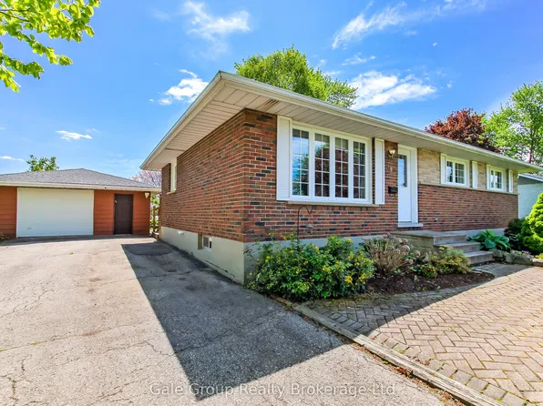 49 Briar Dr, East Zorra Tavistock, ON N0J 1M0