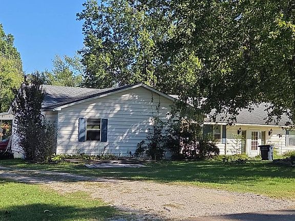3rd image of 896 S 12th Ave