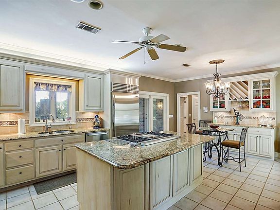 3rd image of 209 Woodlands Green Dr