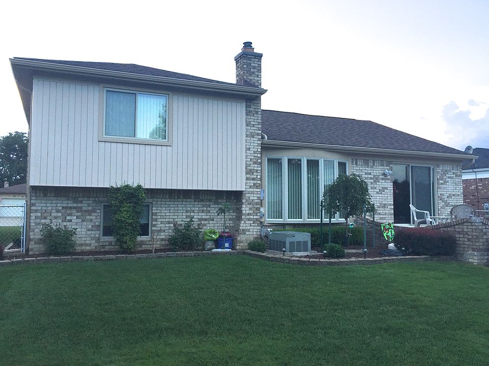 2nd image of 30832 Moroso Dr