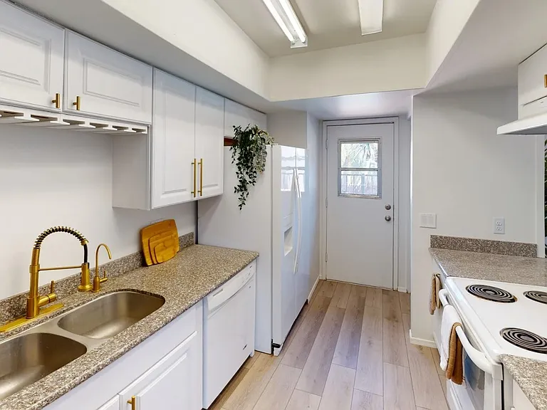 328 E Dunbar Dr #1 — Photo 7