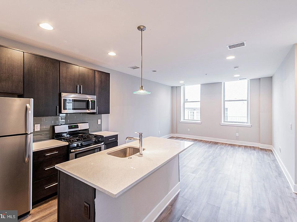 1st image of 1607 Catharine St #3B