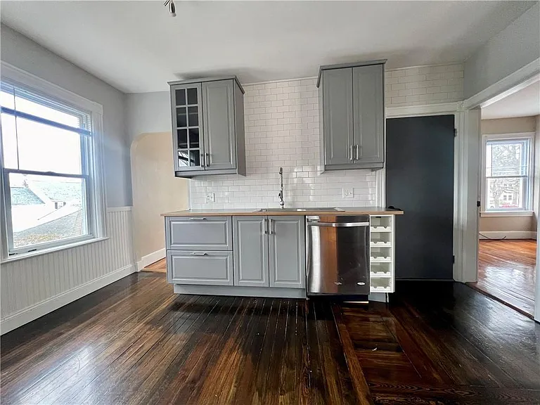 220 Summit Ave #2 — Photo 7