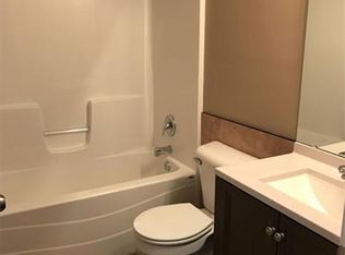 34 S Circle Dr #40, Chatham, IL 62629