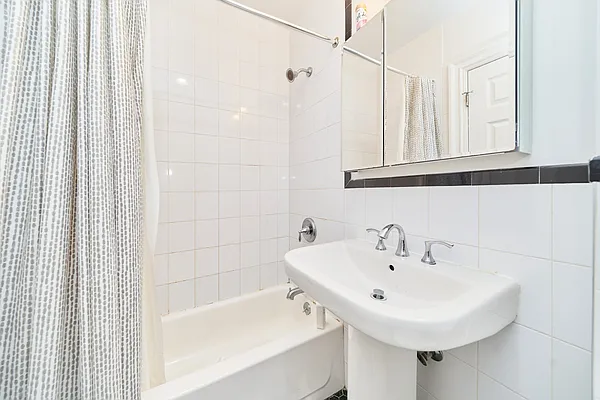 Rented by Living New York | media 25