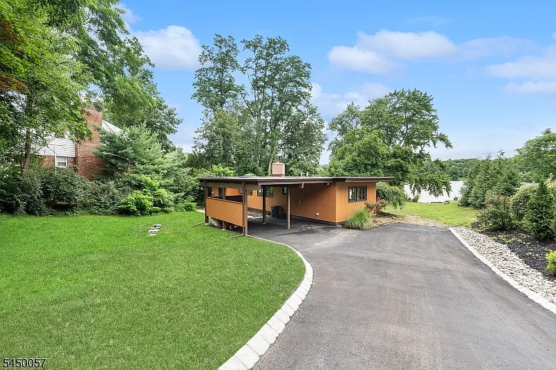 3 bed, 2.5 bath, $4,500 — Photo 4