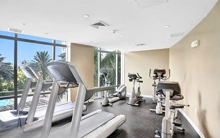 1745 E Hallandale Beach Blvd #2007W — Photo 45