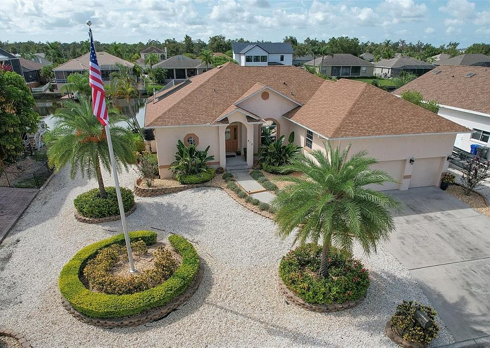 1st image of 816 Golf Island Dr