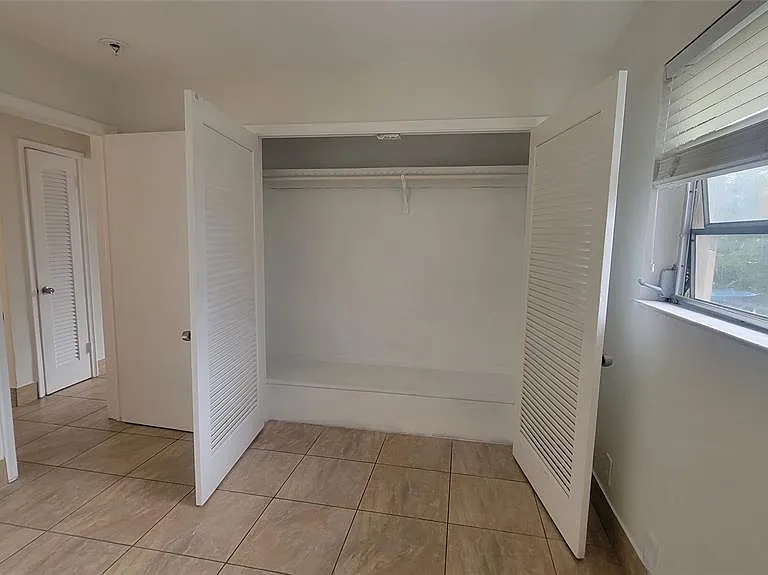 1821 NE 56th St #1 — Photo 6
