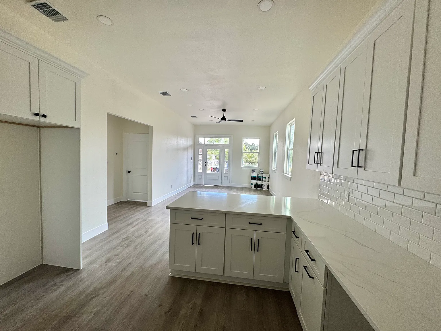 535 Austin St — Photo 4