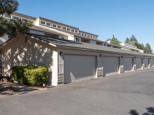 1050 NE Butler Market Rd APT 56, Bend, OR 97701