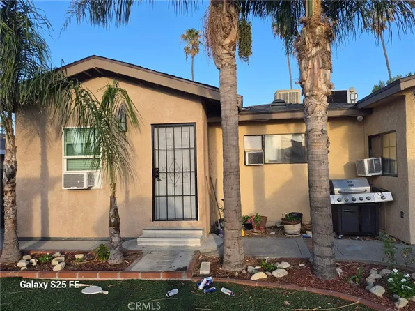 9143 Tamarind Ave, Fontana, CA 92335