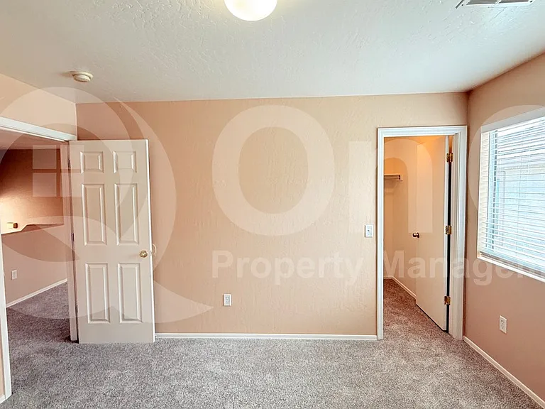6022 N Florence Ave — Photo 6