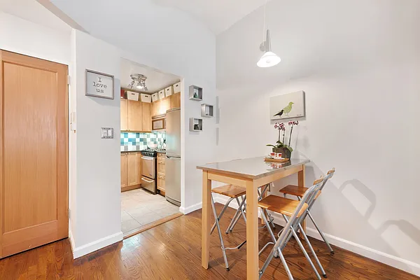 Sold by Redfin Real Estate | media 3