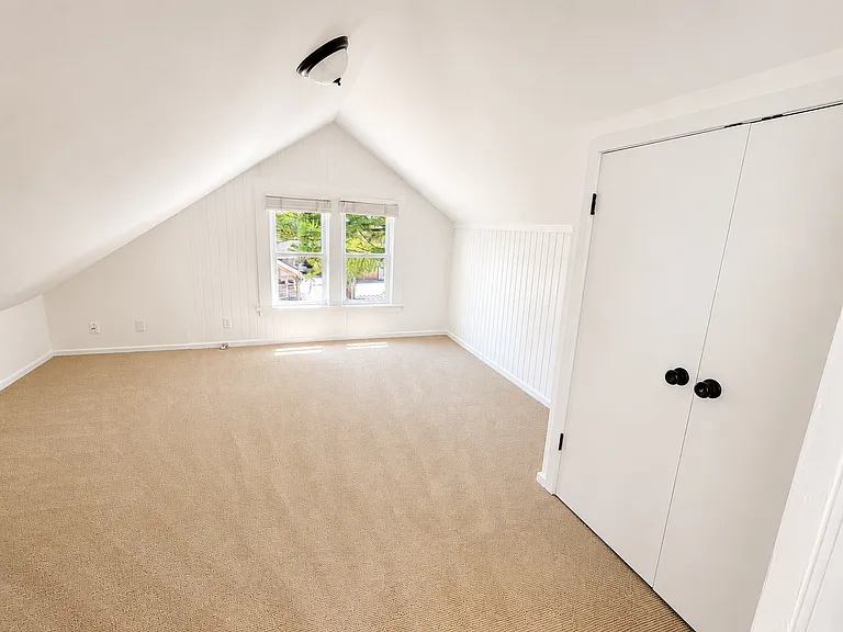 197 E Blithedale Ave — Photo 13