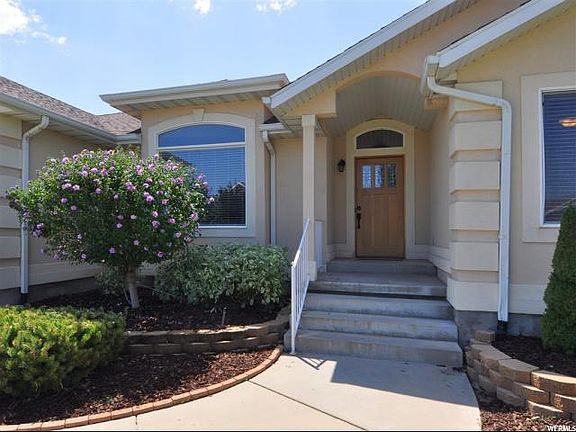 2nd image of 1929 W Gold Nugget Dr
