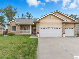 20303 Blake Dr, Gretna, NE 68028