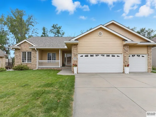 20303 Blake Dr, Gretna, NE 68028