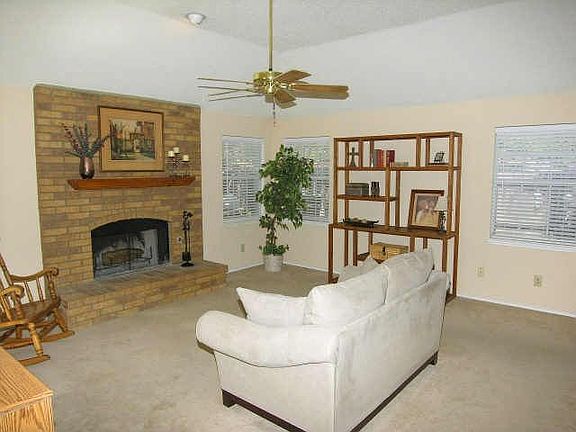 4th image of 2050 Wedgewood Dr
