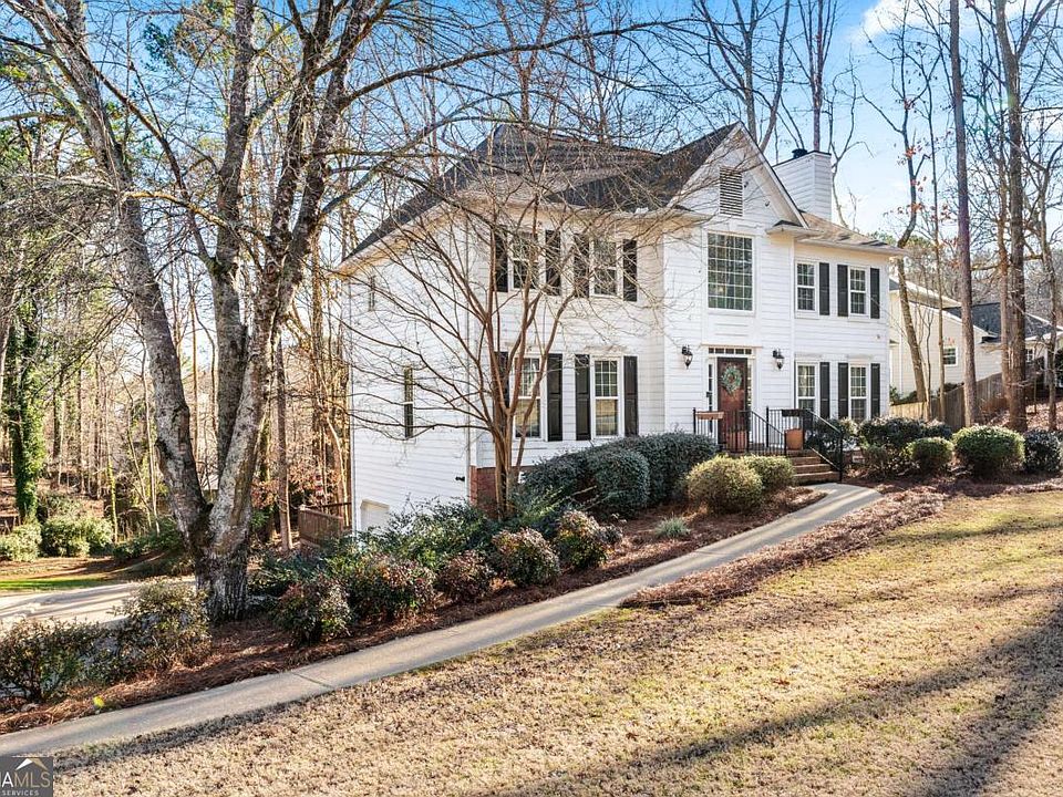 1st image of 275 Trowbridge Ln
