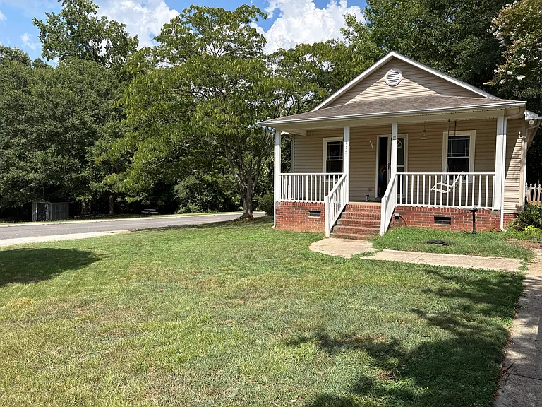 115 Webbs Mill Dr — Photo 1
