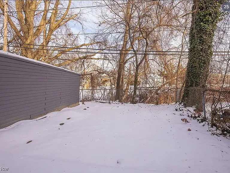 1045 Carlyon Rd #1 — Photo 21
