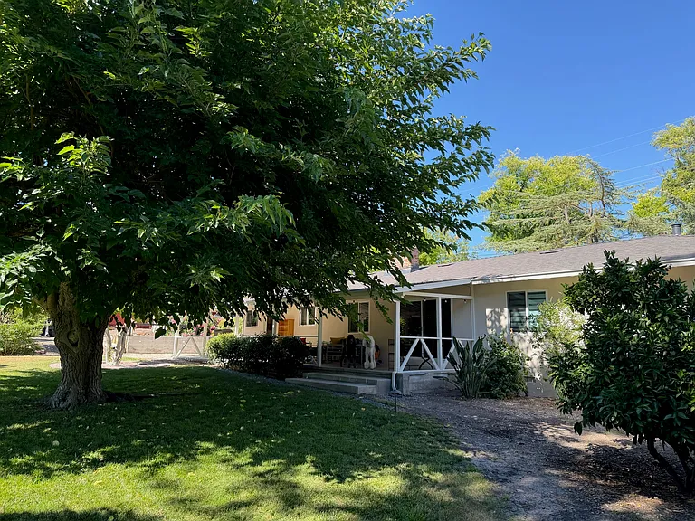 145 Austin Ln — Photo 18