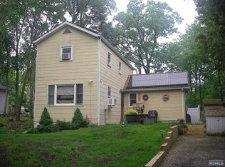 36 Paterson Rd, Hewitt, NJ 07421