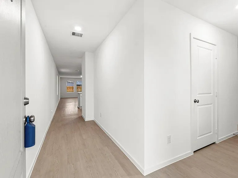 18716 Loom Dr — Photo 5