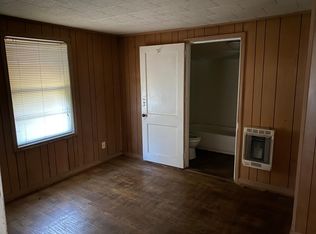 30 10th St, Summerville, GA 30753