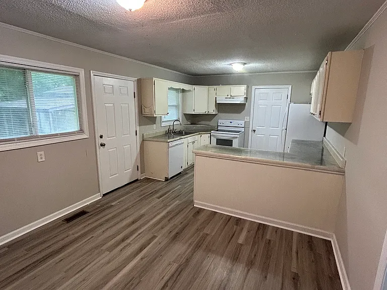 1320 Parker Ave SW — Photo 7
