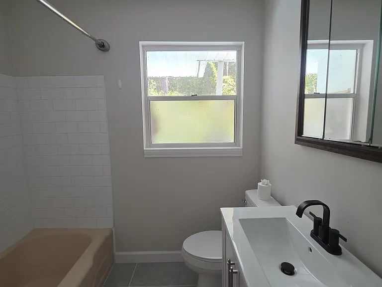 627 Grove Park Blvd — Photo 13