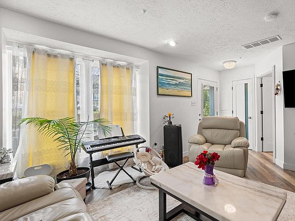 4th image of 4268 Maple Path Cir Unit 2