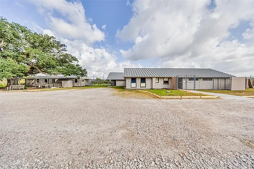 4227 Old Chocolate Bayou Rd Photo 1