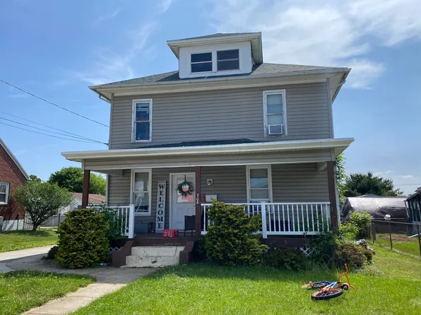 706 Franklin Ave, Belpre, OH 45714