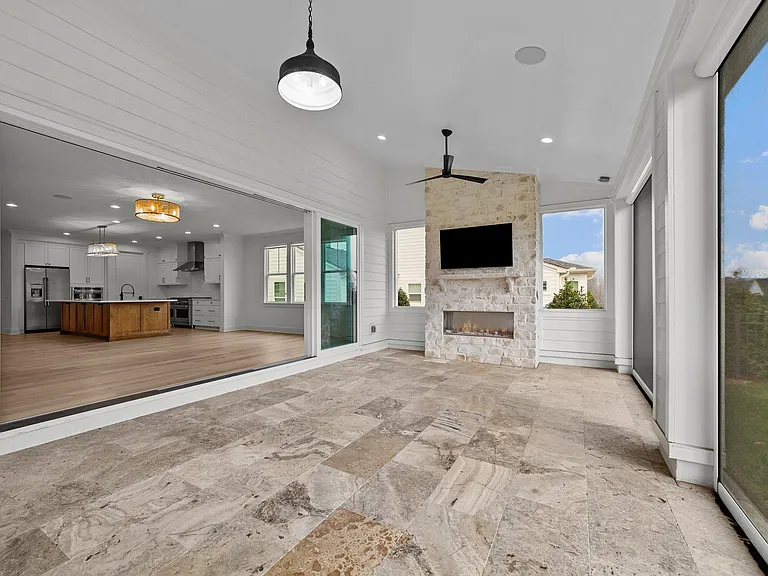 Incredible indoor outdoor living opportunity