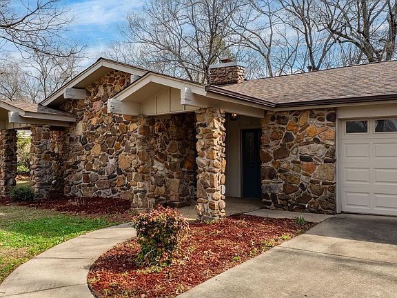 3rd image of 10 Forrest Ln