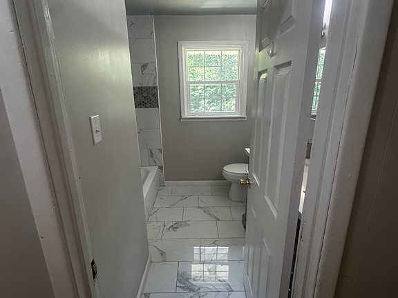 4th image of 245 Springdale Hghts Rd