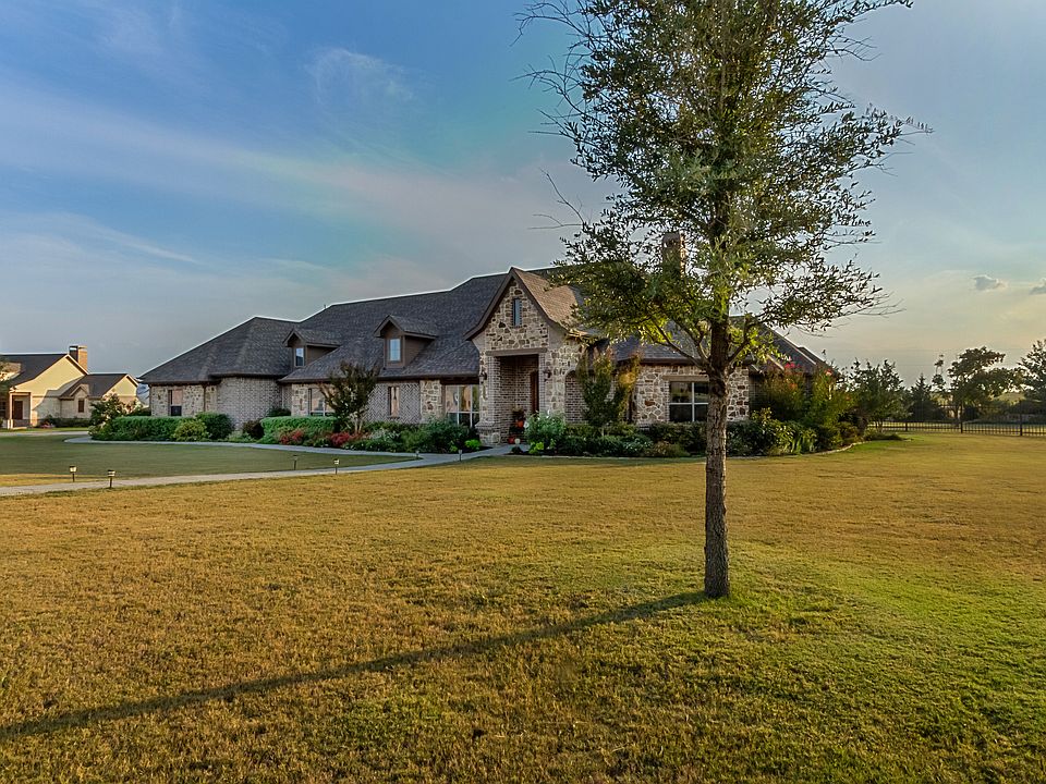 1st image of 534 Savanna Hill Ln