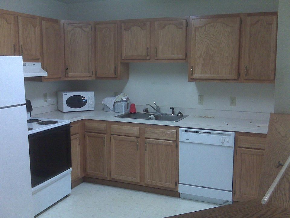 2nd image of 866 Highview Dr E #C
